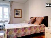 Cómoda habitación en un apartamento de 8 habitaciones en...