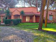 Cómoda y luminosa casa en alquiler venta en Cariló Cómoda y luminosa casa en alquiler venta en Cariló