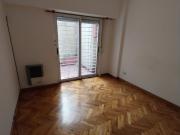 Cómodo 2 ambientes con patio