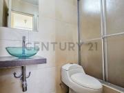 Cómodo y Luminoso Departamento con Balcón y Cochera en...