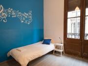 Compartir un apartamento de 10 dormitorios en Barri...