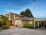 Compelling Family Appeal in Coveted Cul De Sac