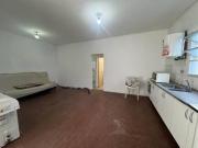 Complejo de 3 deptos y 7 cocheras