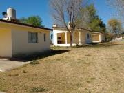 COMPLEJO DE DOS CABAÑAS EN SIQUIMAN A 200 M DEL CENTRO Y...