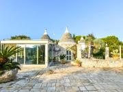 Complesso di lusso di Trulli con piscina vicino a...