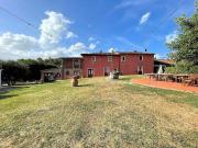 Complesso immobiliare in stile rustico Toscano di ampia...
