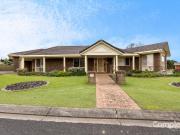 Complete Real Estate Kim Cawthorne