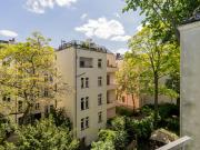 Completely refurbished quiete and bright flat in...