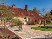 Complexe de gîtes en Dordogne avec trois maisons...
