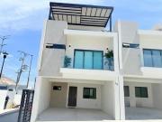 COMPRA A SOLO 2 MINUTOS DE LA MACROPLAZA Y PLAZA MONARCA...