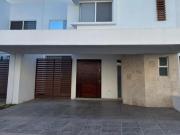 COMPRA CASA CON JARDÍN EN SAN TELMO NORTE 24MR