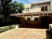 Compra Venta Casa con Jardín en condominio Castorena...