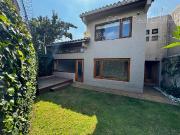 Compra Venta Casa con Jardín en condominio Castorena...