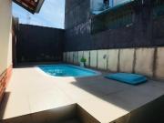 Compre casa com 2 quartos sendo 1 suíte, piscina e...