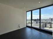 Comtemporary Apartment At Queens Place