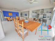 Con 4 recámaras y terraza con vista a la bahía de Acapulco