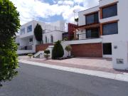 Con ALBERCA EN VENTA incluye Depa adjunto en Real de...