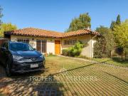 Con amplio terreno y excelente conectividad