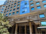 Impecable oficina con estacionamiento