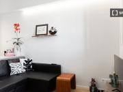 Con excelente acceso al mar, gimnasio y terraza con vistas