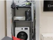 Con excelentes conexiones con el metro de La Latina y...