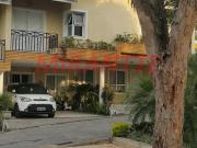 Cond. fechado de 210m² com 4 quartos