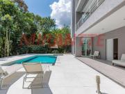 Cond. fechado de 435m² com 5 quartos