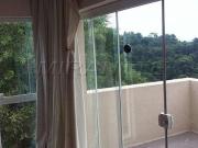 Cond. fechado de 510m² com 3 quartos