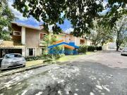 Cond. Vila Velha 3 dorms / 1 sts, final de rua, muito verde!