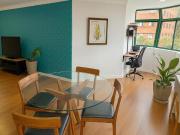 COND. VILLAS DE SÃO PAULO Apto. reformado com muito estilo