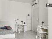 Condiviso/Compagno Di Stanza 3 camere da letto, Milan...