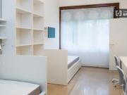 Condiviso/Compagno Di Stanza 3 camere da letto, Milan...