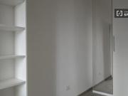 Condiviso/Compagno Di Stanza 3 camere da letto, Milan...