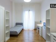 Condiviso/Compagno Di Stanza 3 camere da letto, Milan...