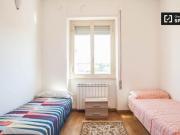 Condiviso/Compagno Di Stanza 3 camere da letto, Rome...