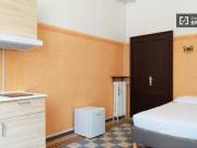 Condiviso/Compagno Di Stanza 4 camere da letto, Milan...