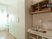 Condiviso/Compagno Di Stanza 4 camere da letto, Milan...