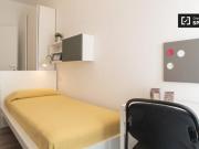Condiviso/Compagno Di Stanza 4 camere da letto, Milan...