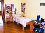 Condiviso/Compagno Di Stanza 4 camere da letto, Milan...