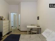 Condiviso/Compagno Di Stanza 4 camere da letto, Milan...