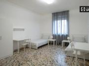 Condiviso/Compagno Di Stanza 4 camere da letto, Milan...