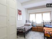 Condiviso/Compagno Di Stanza 4 camere da letto, Milan...