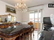 Condiviso/Compagno Di Stanza 4 camere da letto, Milan...