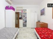 Condiviso/Compagno Di Stanza 4 camere da letto, Milan...