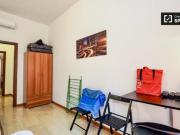 Condiviso/Compagno Di Stanza 4 camere da letto, Milan...