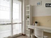 Condiviso/Compagno Di Stanza 4 camere da letto, Milan...