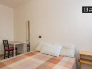 Condiviso/Compagno Di Stanza 4 camere da letto, Milan...