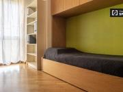 Condiviso/Compagno Di Stanza 4 camere da letto, Milan...