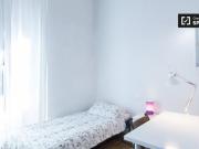 Condiviso/Compagno Di Stanza 4 camere da letto, Milan...