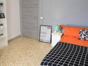 Condiviso/Compagno Di Stanza 4 camere da letto, Naples...